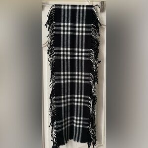 V. FRAAS The Scarf Source Monochrome Checkered Scarf